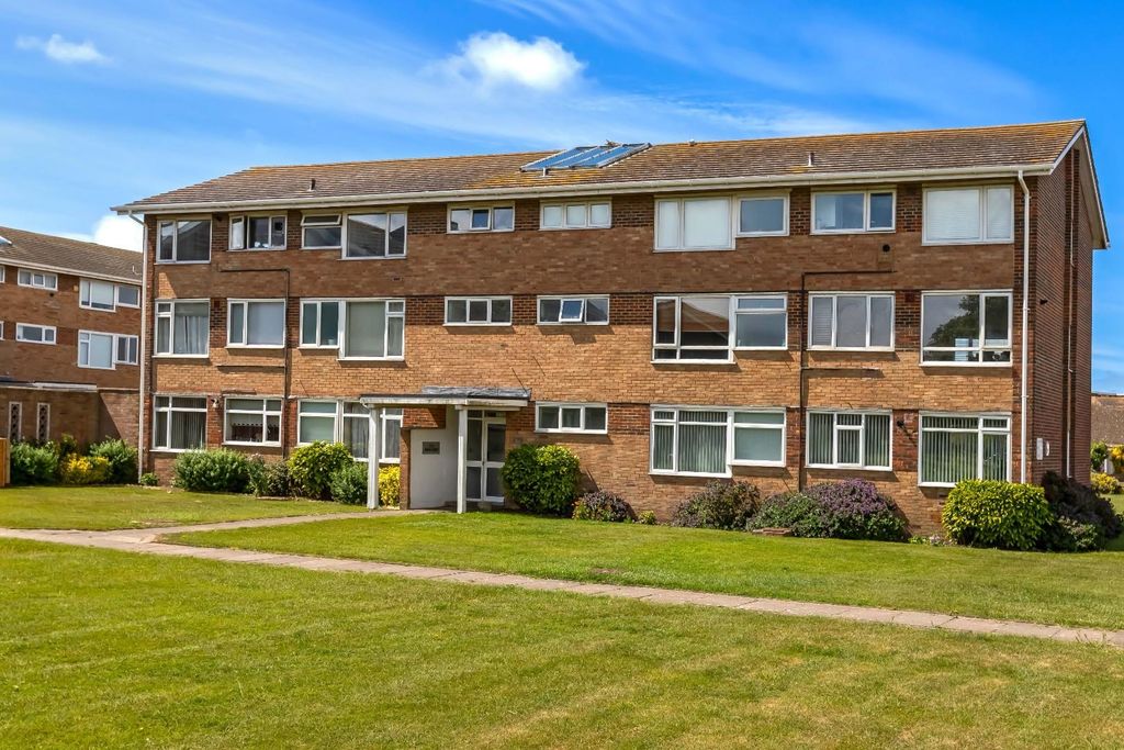 Property photo 1 of 18 Kings Court_16.Jpg
