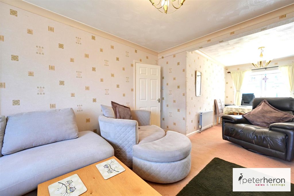 Property photo 3 of 19 Lounge/Dining Room