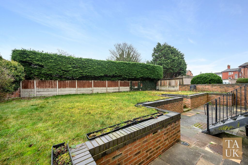 Property photo 3 of 23