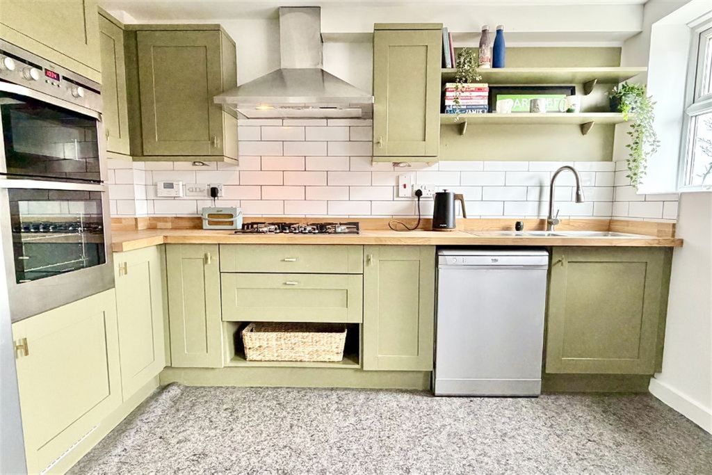 Property photo 2 of 42 (Main)