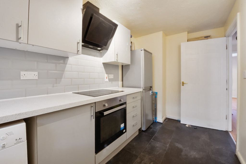 Property photo 3 of 16 4666812