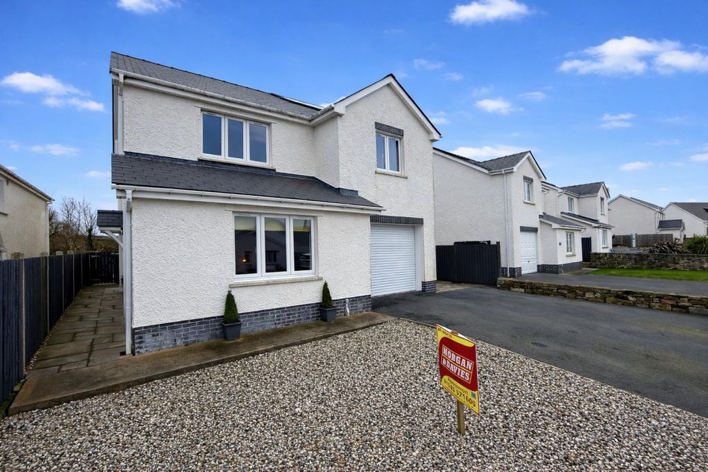 Property photo 2 of 38