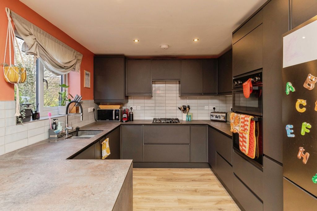 Property photo 3 of 20 Pbox-Img.Jpg