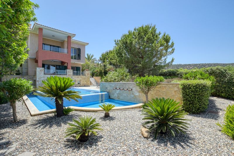 Property photo 1 of 40 Rear Of Villa