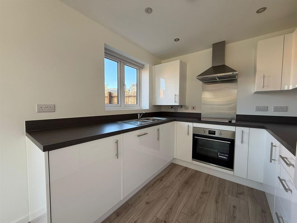 Property photo 3 of 15 c0458229-d07d-4d1c-9F96-2643Babc47c6.Jpg