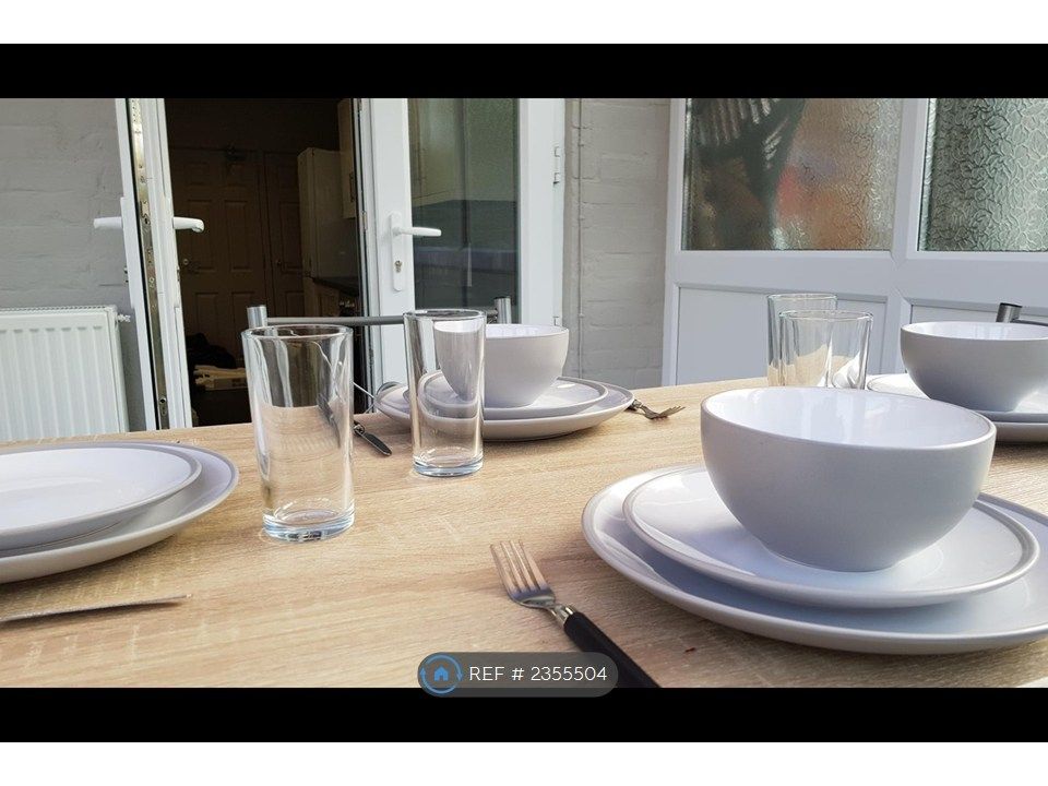 Property photo 3 of 7 Conservatory Table
