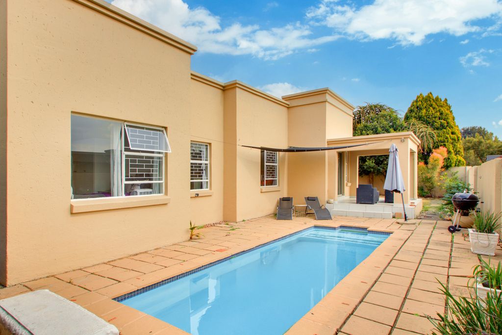 Property photo 3 of 24