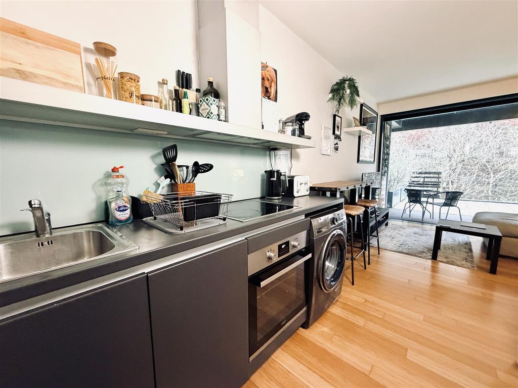 Property photo 3 of 20 Kitchen