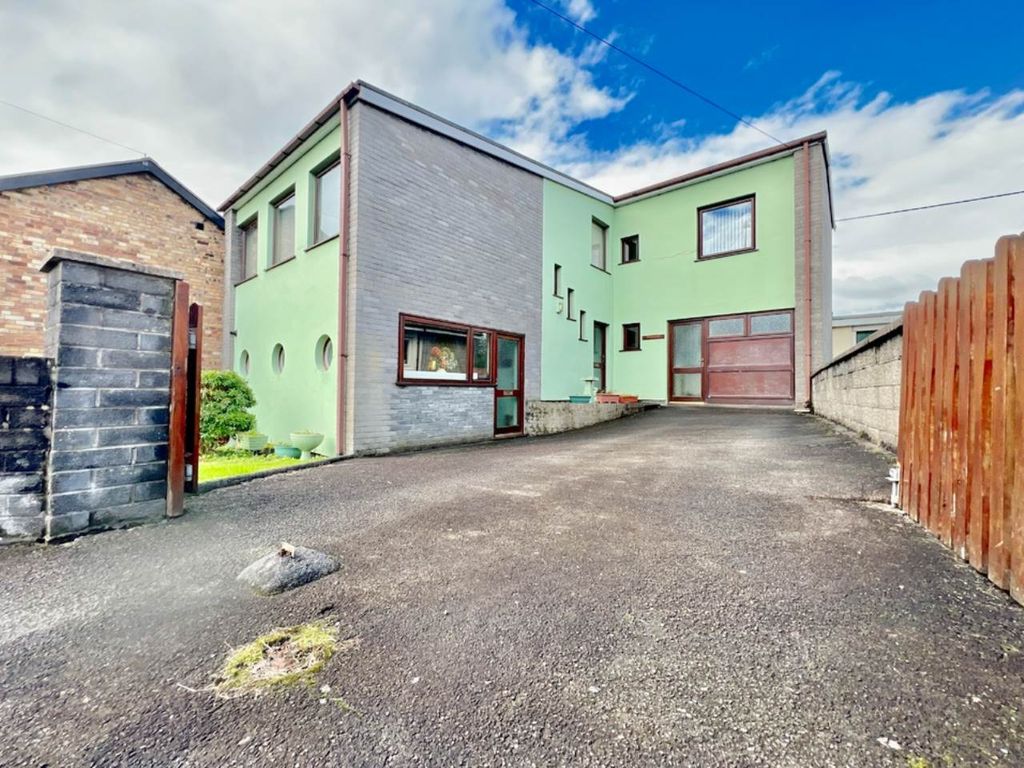 Property photo 1 of 17 Front