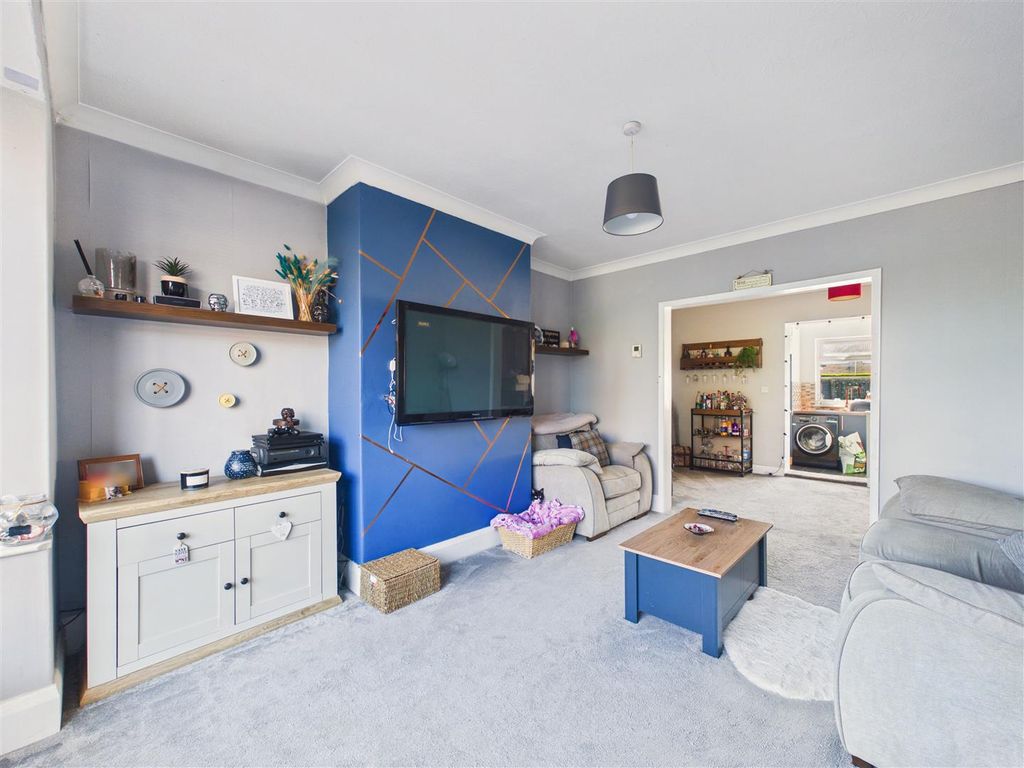 Property photo 3 of 10 Cam05451G0-Pr0131-Still009.Jpg