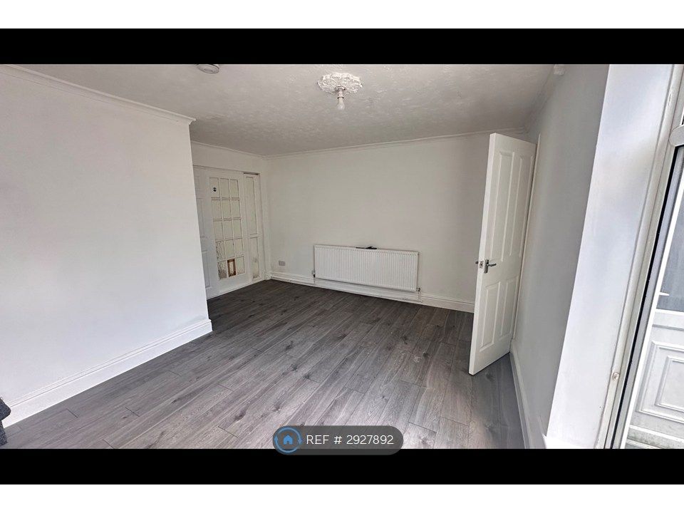 Property photo 2 of 35