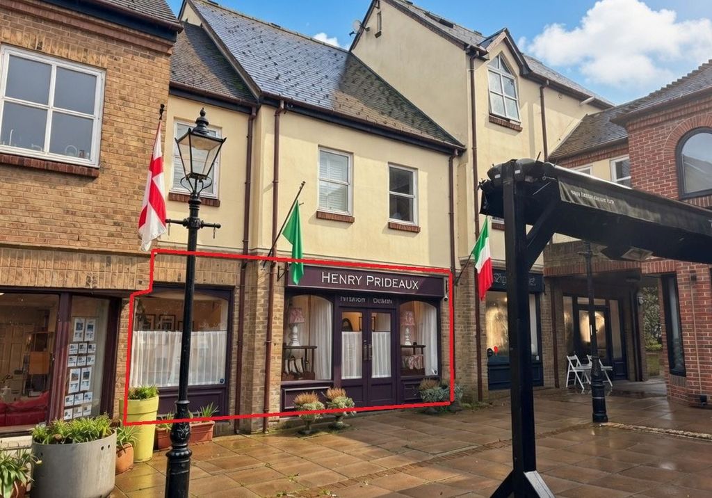 Property photo 1 of 3