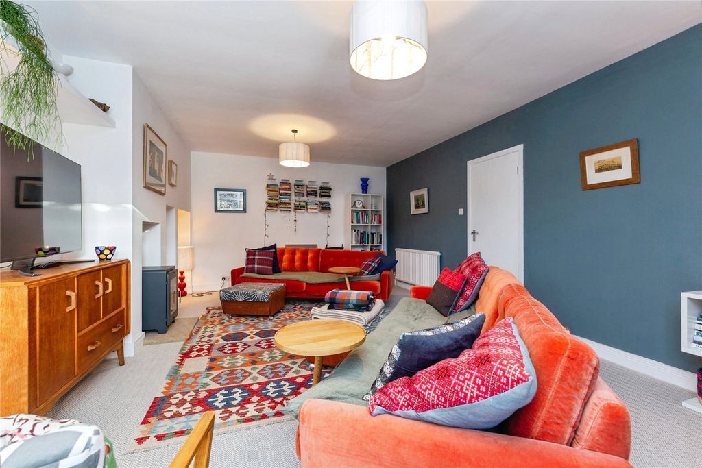 Property photo 3 of 37 Picture No. 29