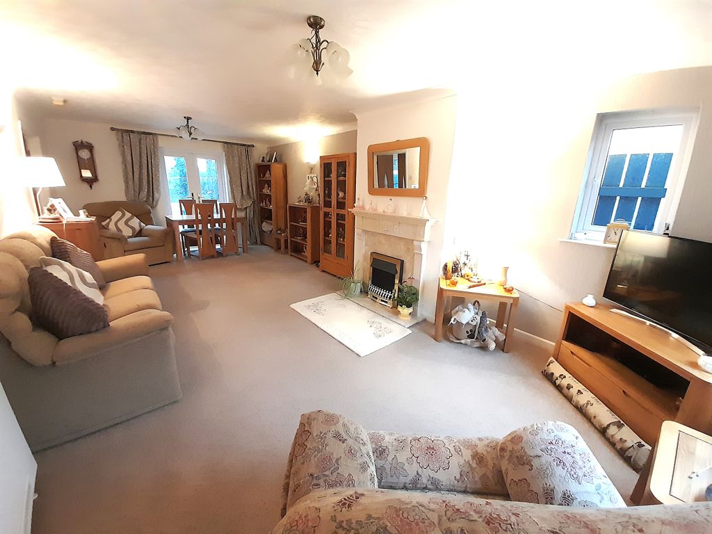 Property photo 2 of 15 Lounge Diner