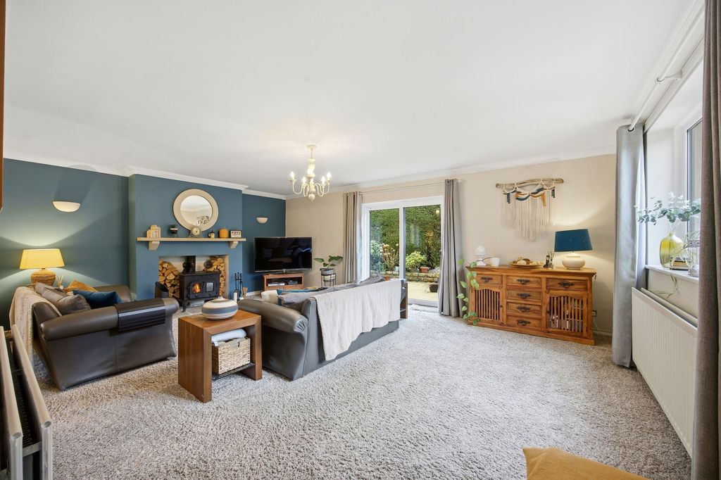 Property photo 3 of 45