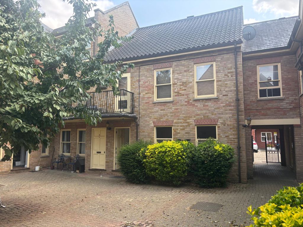 Property photo 1 of 3