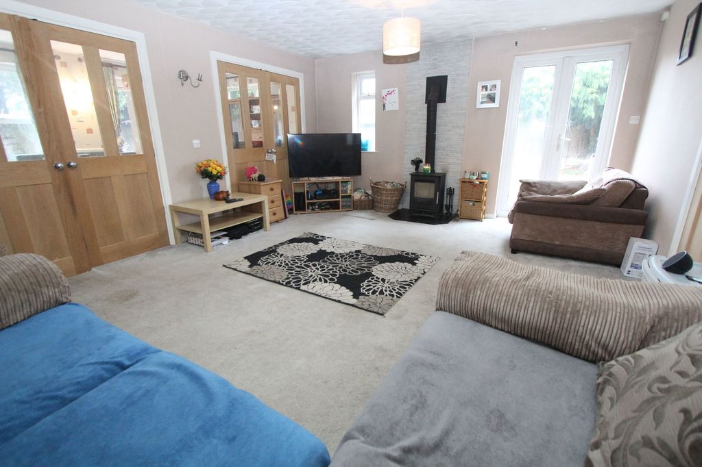 Property photo 3 of 25