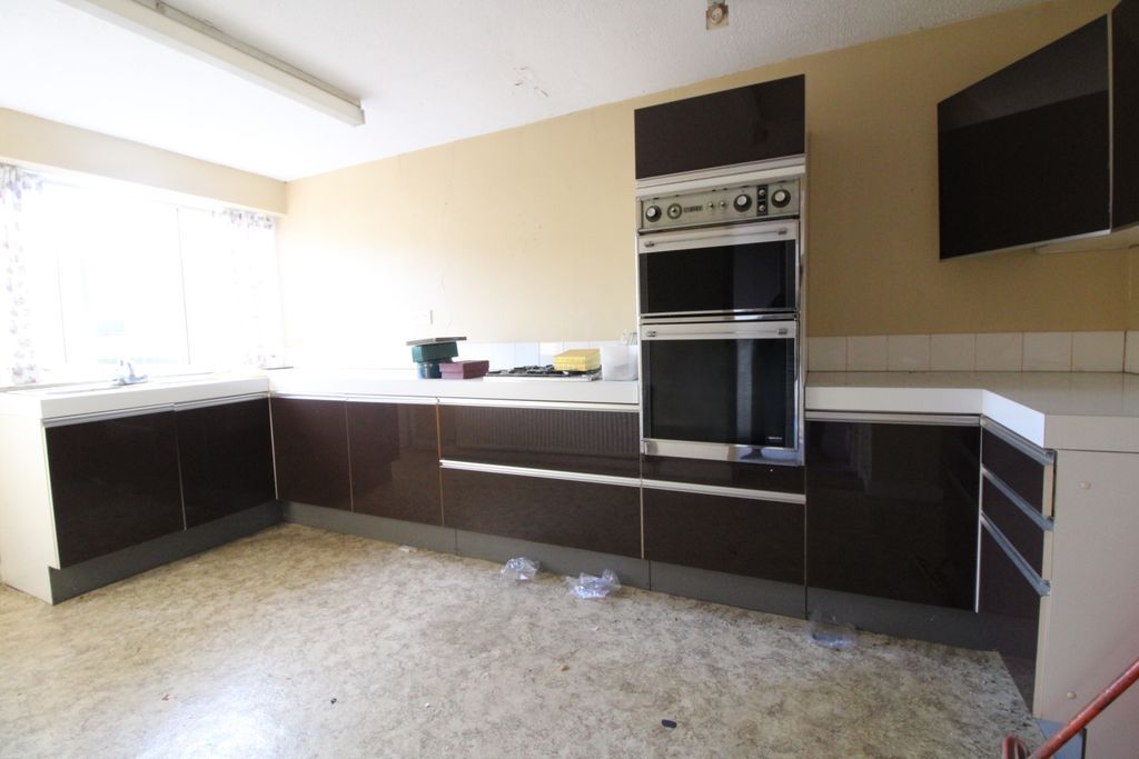 Property photo 3 of 10 Img_5456