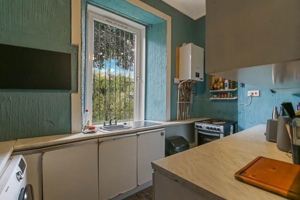Property photo 3 of 16 Kitchen