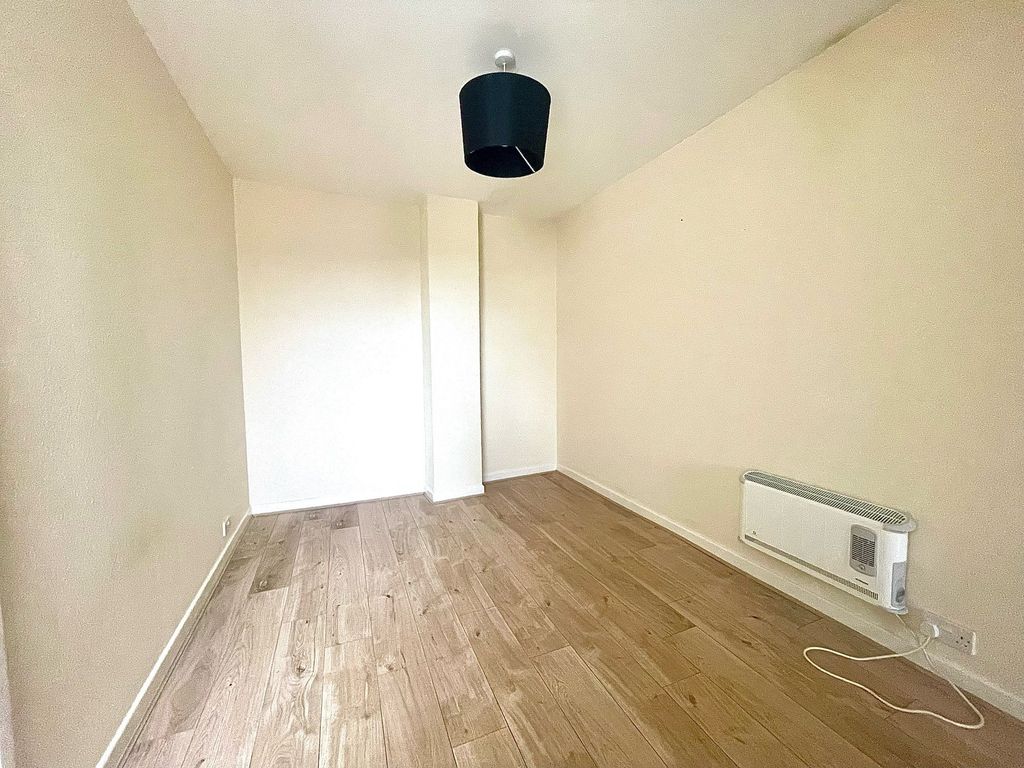 Property photo 3 of 4 Bedroom