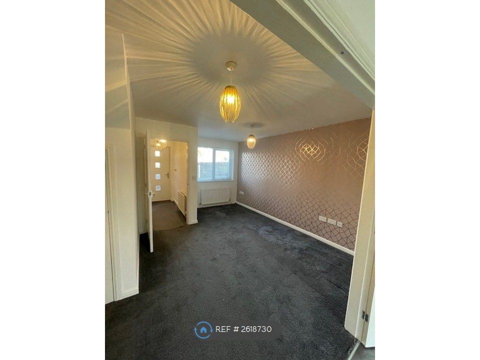 Property photo 2 of 25 Living Room