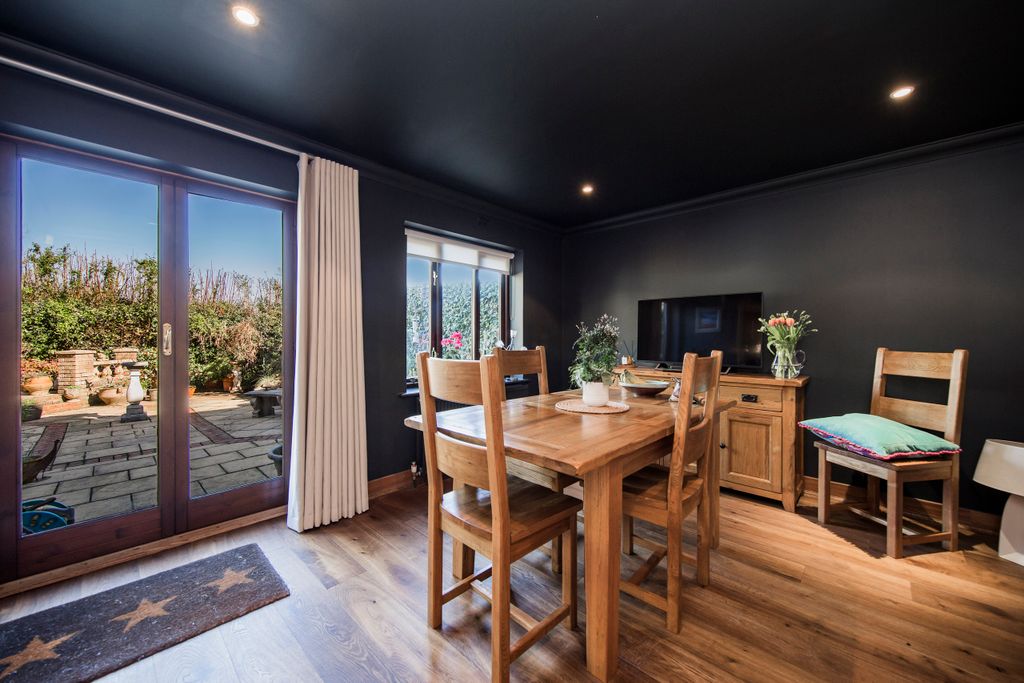 Property photo 2 of 27 Dining Room