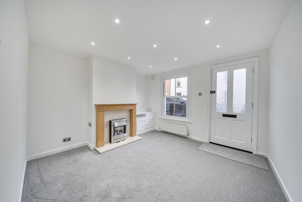 Property photo 2 of 27 1372950-9-6900E77...