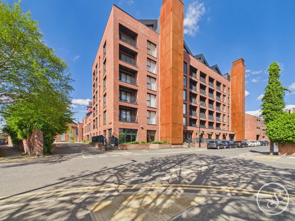 Property photo 1 of 12