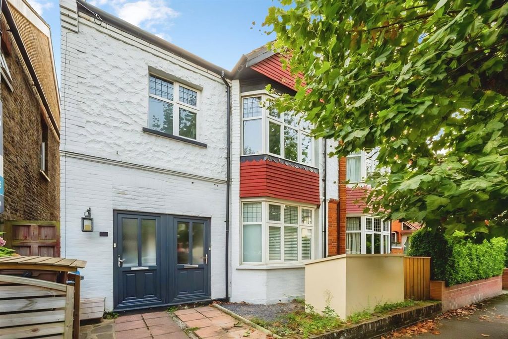 Property photo 1 of 15 External