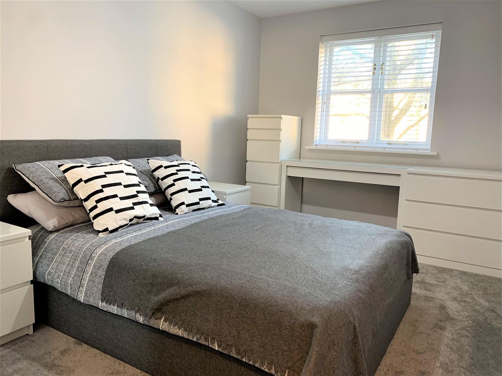 Property photo 2 of 6 Bedroom 1