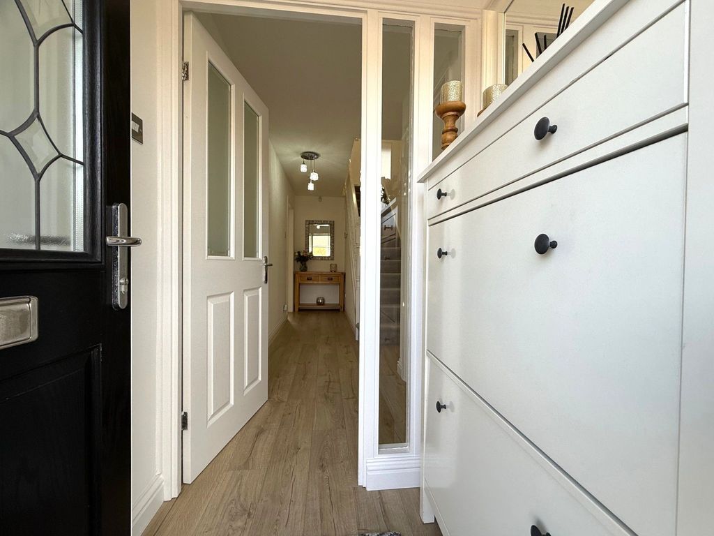 Property photo 2 of 44 Photograph 3