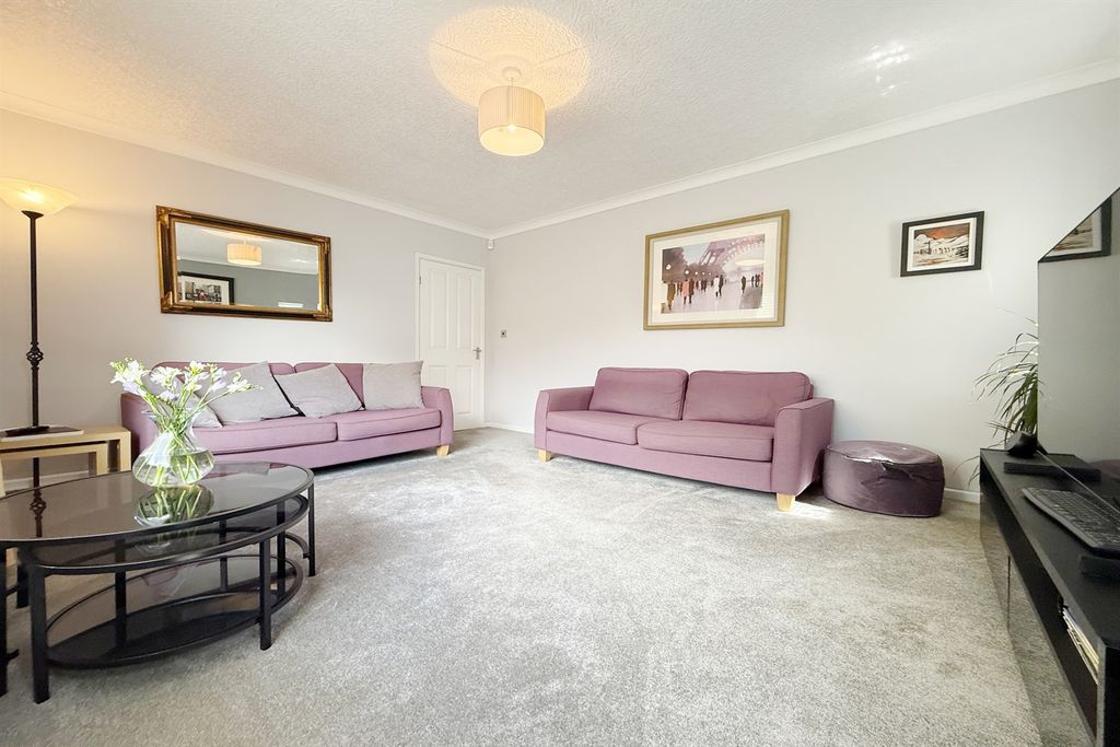 Property photo 3 of 20 Living Room