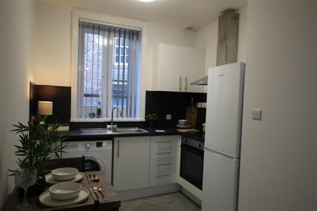 Property photo 3 of 5 Kitchen