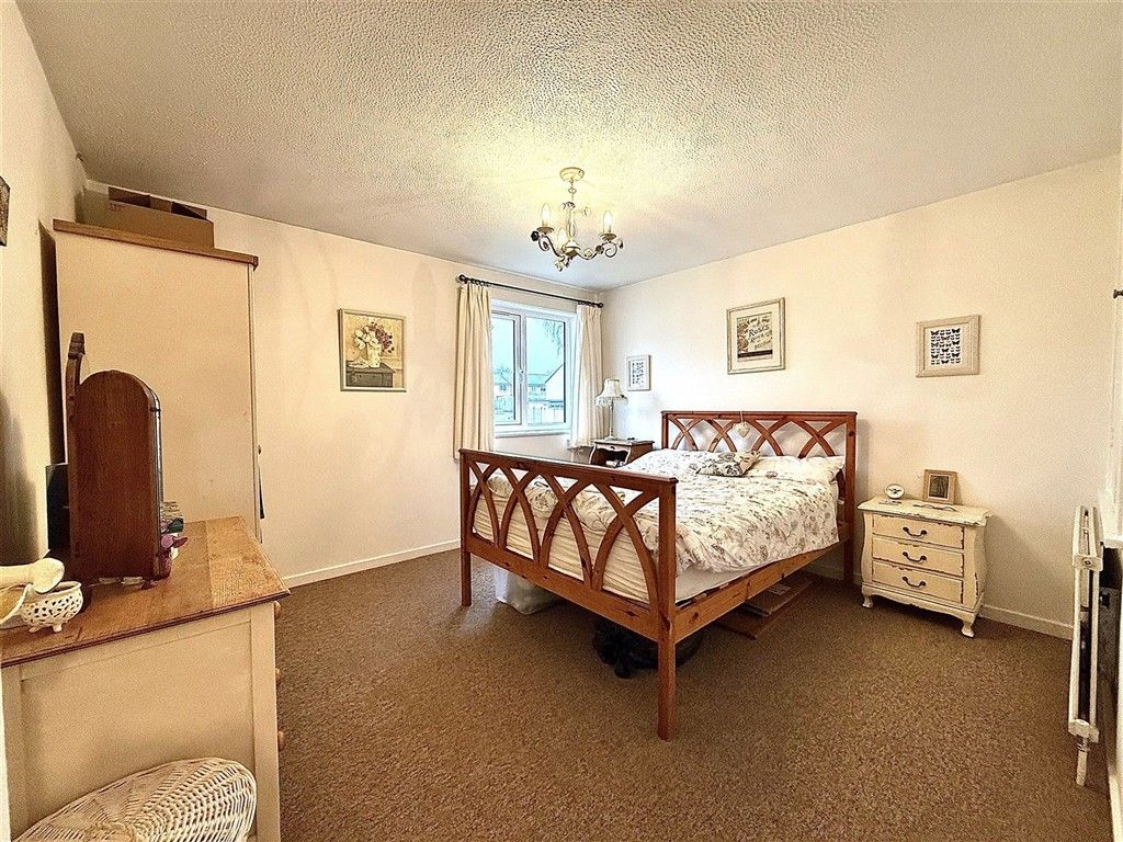 Property photo 3 of 7 Bedroom 1