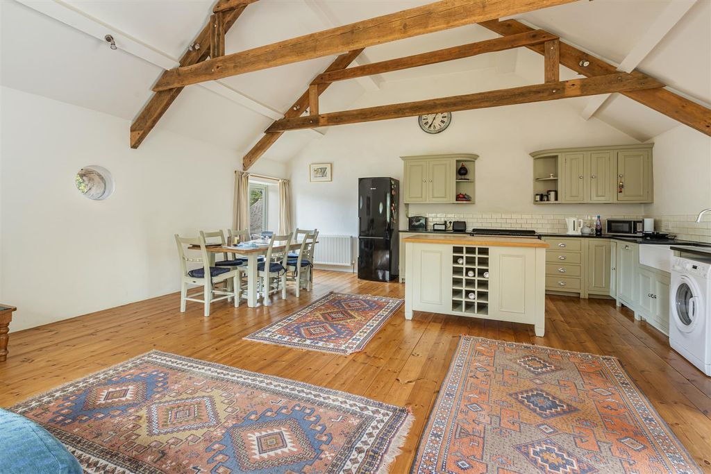 Property photo 2 of 31 Kitchen Dining