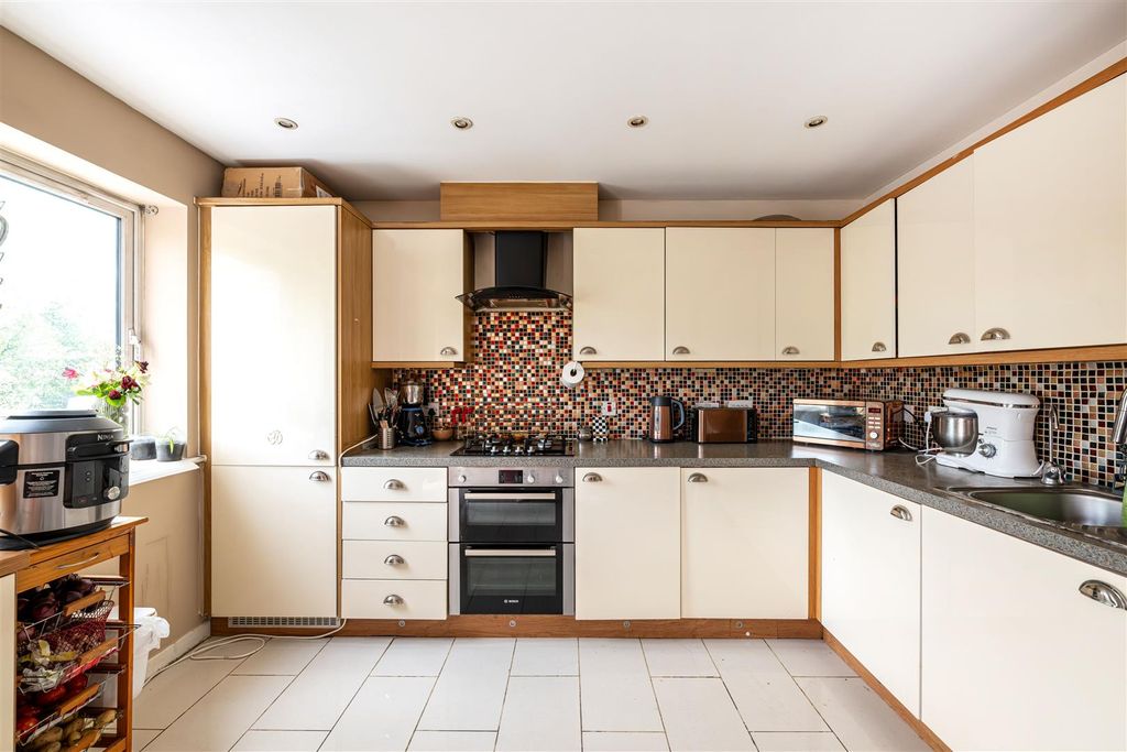 Property photo 2 of 15 Kitchen