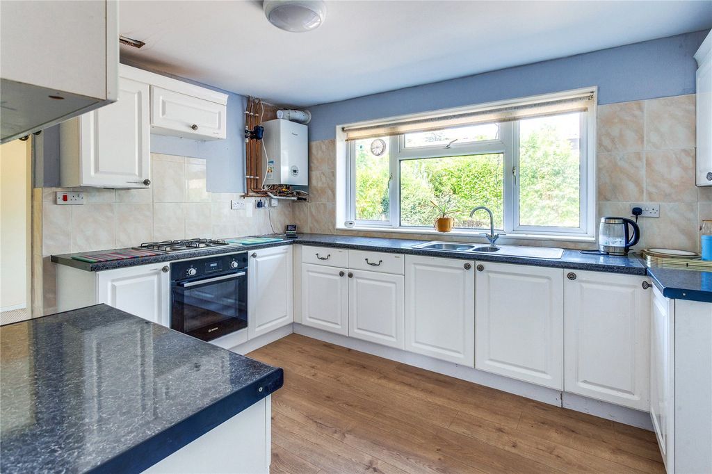 Property photo 2 of 11 Picture No. 32