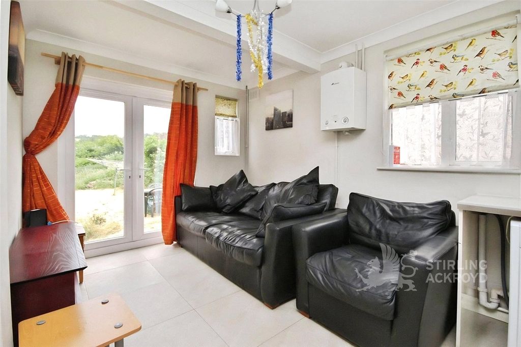 Property photo 3 of 9 Living Room