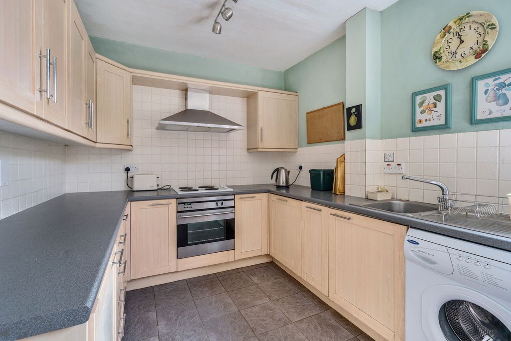 Property photo 2 of 12