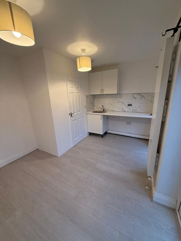 Property photo 2 of 3