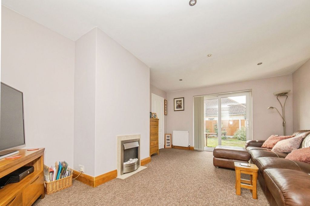 Property photo 2 of 20