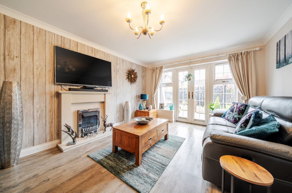 Property photo 2 of 30 1435817-18-69cc215414d3E