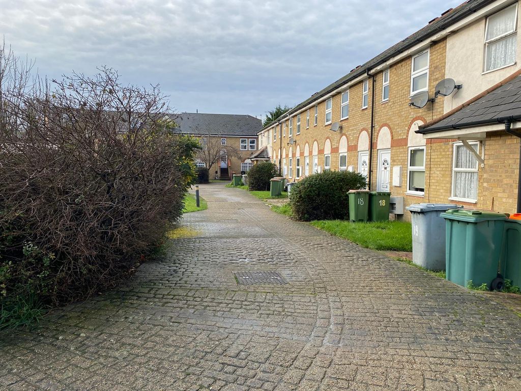 Property photo 2 of 7