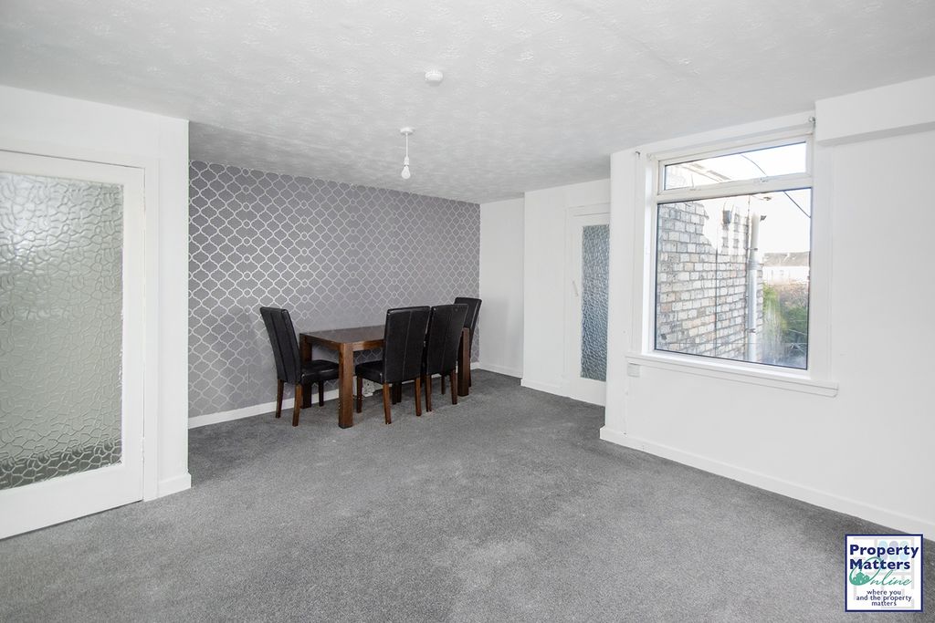 Property photo 2 of 13 Lounge