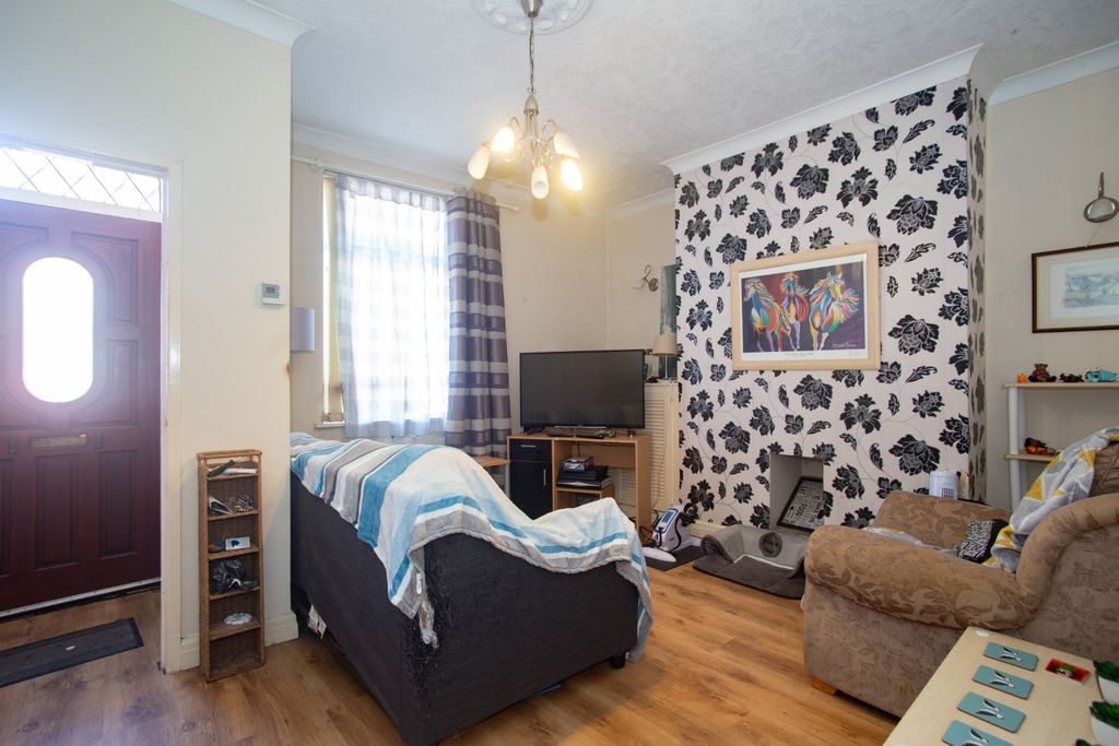 Property photo 2 of 19