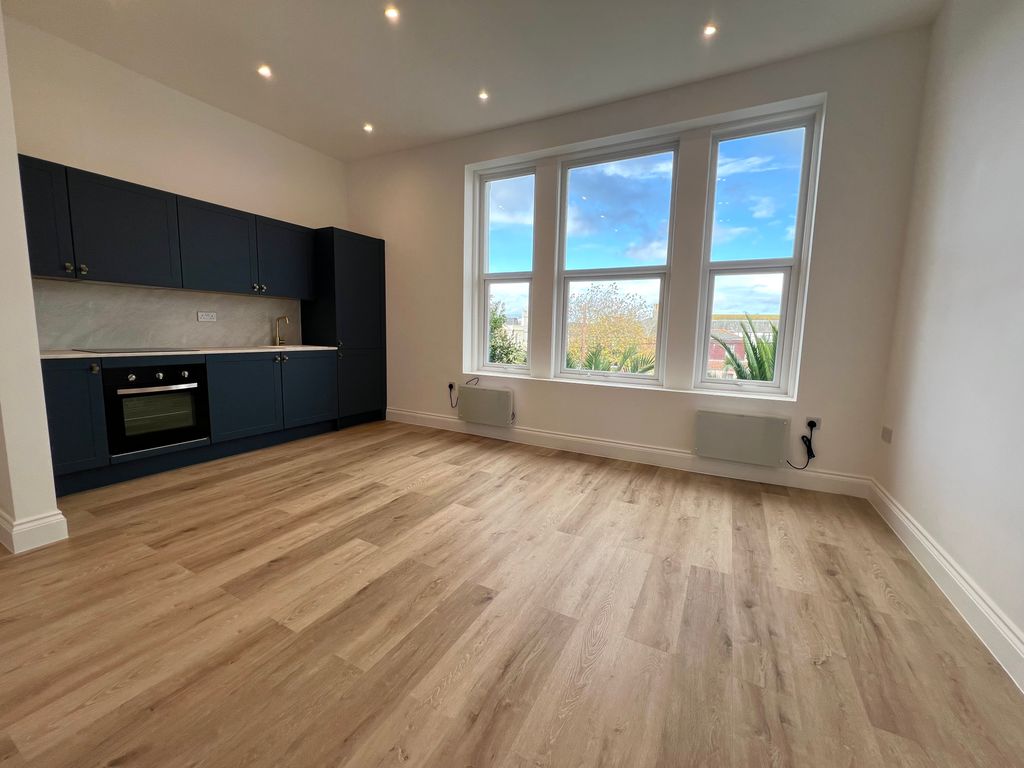 Property photo 1 of 5 Living Room