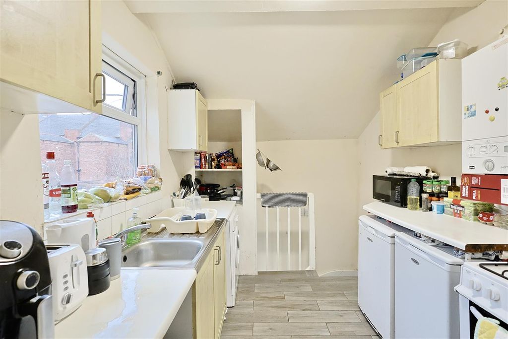 Property photo 3 of 7 F583C5E6-8339-4278-B9D2-C47F59CE4876_1_201_A.Jpeg