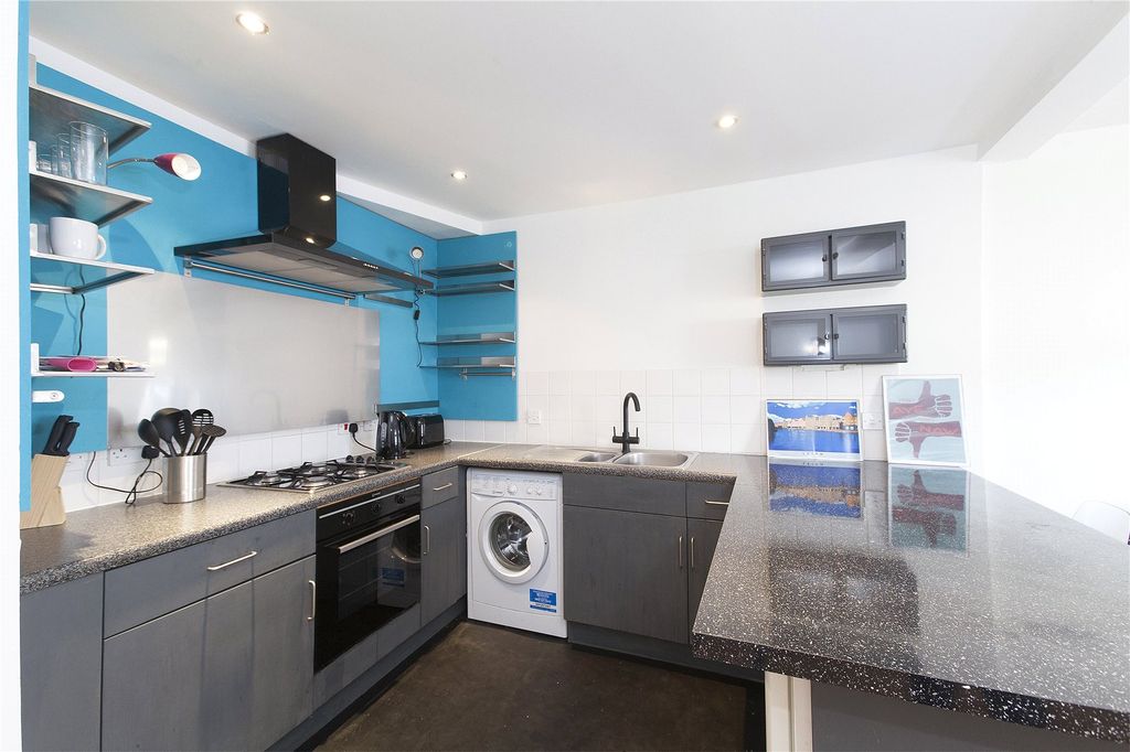 Property photo 3 of 16 Kitchen