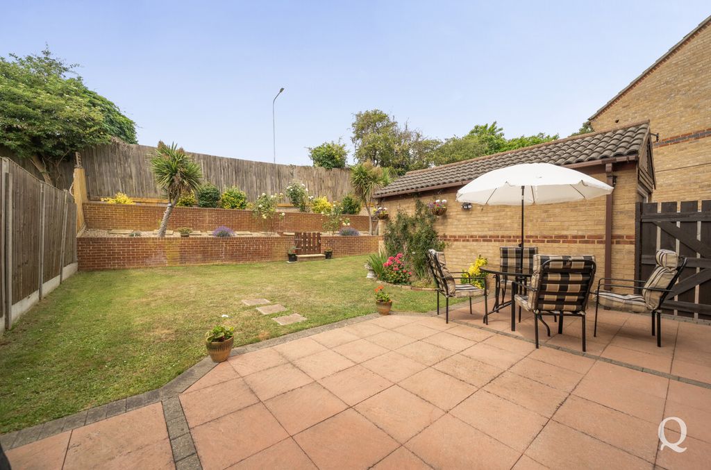 Property photo 3 of 23 8B2A3Fb9-Bebf-459...