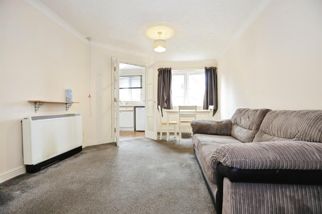 Property photo 2 of 8
